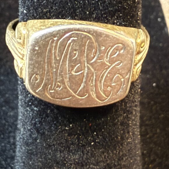 Mid-Century Ladies Ring with Initials 10k Yellow Gold with Broken Mend 1.9g - Picture 1 of 5